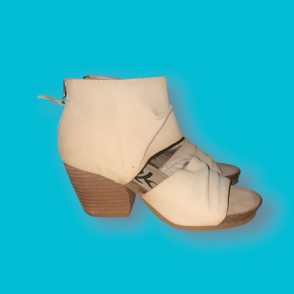 Patchouli Sandal by OTBT: Size 6.5 - Used good condition.